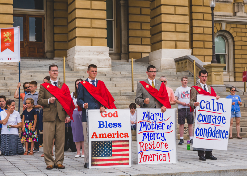 Catholics Express Joy Amid Suffering at Des Moines Rosary Rally