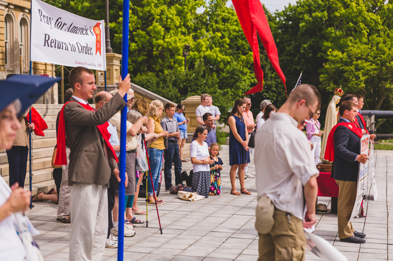 Catholics Express Joy Amid Suffering at Des Moines Rosary Rally