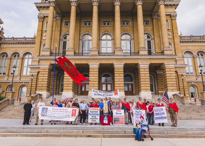 Catholics Express Joy Amid Suffering at Des Moines Rosary Rally