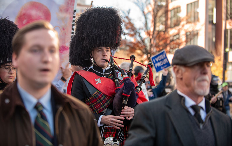 American TFP volunteers played the bagpipes at the Men’s March to Abolish Abortion & Rally for Personhood in Boston