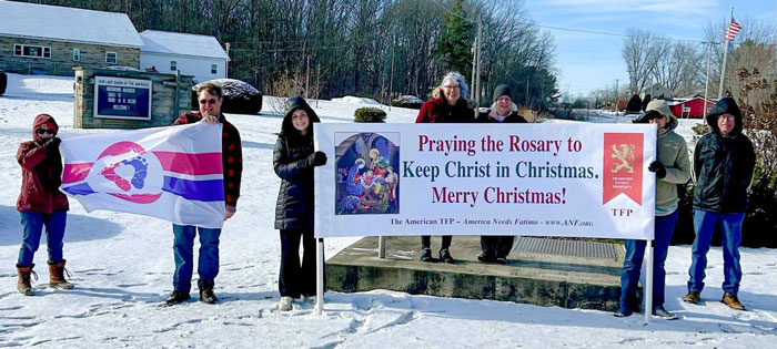 1,197 Rosary Rallies Fight to Keep Christ in Christmas