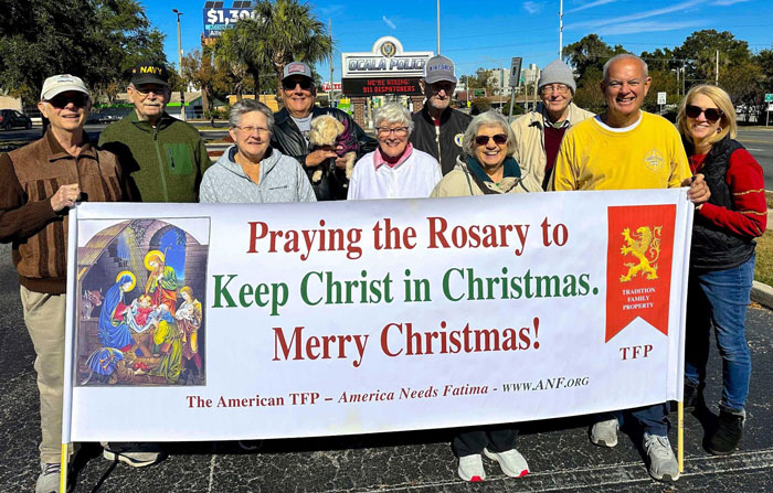 1,197 Rosary Rallies Fight to Keep Christ in Christmas