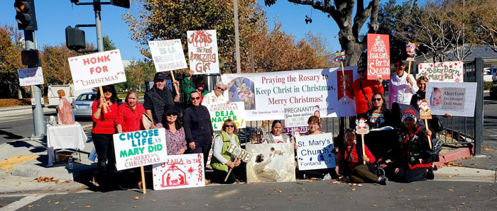 1,197 Rosary Rallies Fight to Keep Christ in Christmas