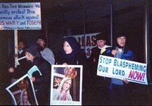 Protesting Two Mommies in Portland