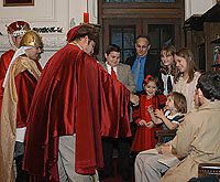 Three "Magi Kings" told Christmas stories to the children.