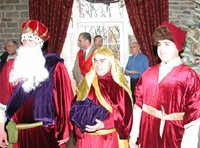 Three “Magi Kings” told Christmas stories to the children