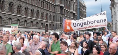 Protest in Vienna: Pro-Lifers Demonstrate at City Hall
