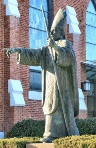 Statua del cardinale Mindszenty presso la chiesa di San Ladislao, New Jersey