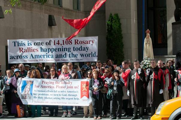 14,000 Rosary Rallies Give Hope in a World Torn by Sin and Abortion
