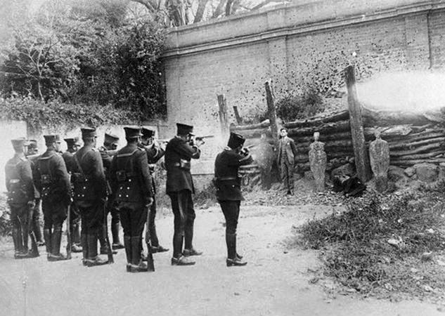 Standing erect and looking to heaven, on November 23, 1927, Luis Segura Vilchis faced with the faith and trust of a martyr the murderous bullets of his assassins.