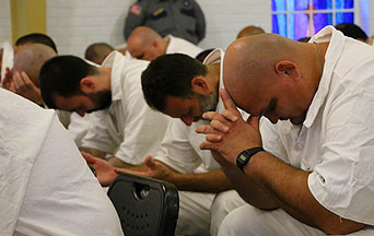 How Adoration and Retreats Are Transforming Prisoners