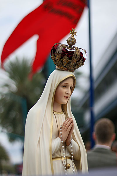 Statue of Our Lady of Fatima during the TFP protest rally at Los Angeles Religious Education Congress