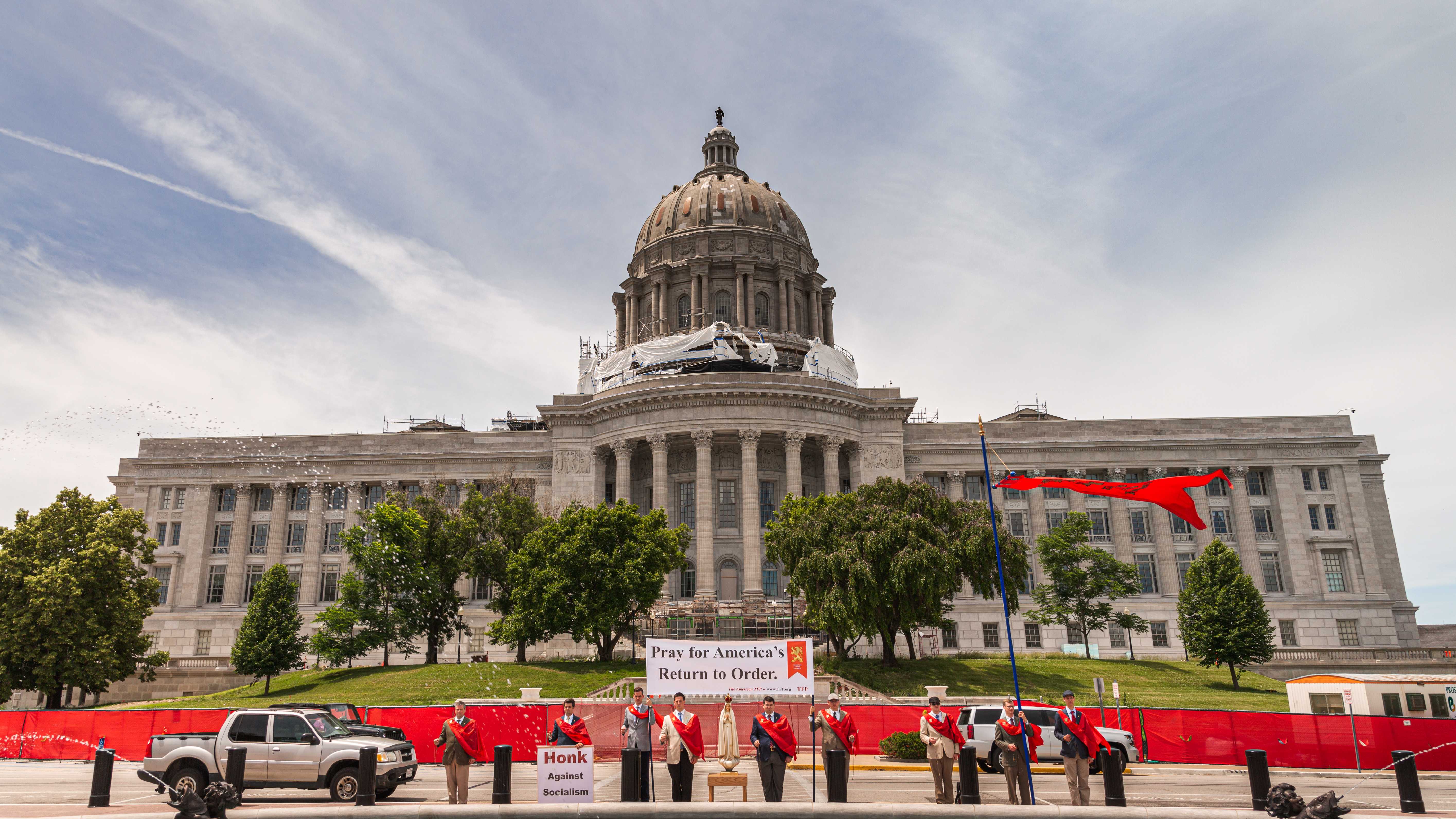 TFP Restore America Caravan Visits Jefferson City Capitol