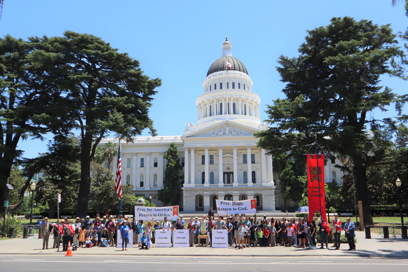 Enthusiastic Crowd Gathers to Pray for the Nation in Sacramento, California