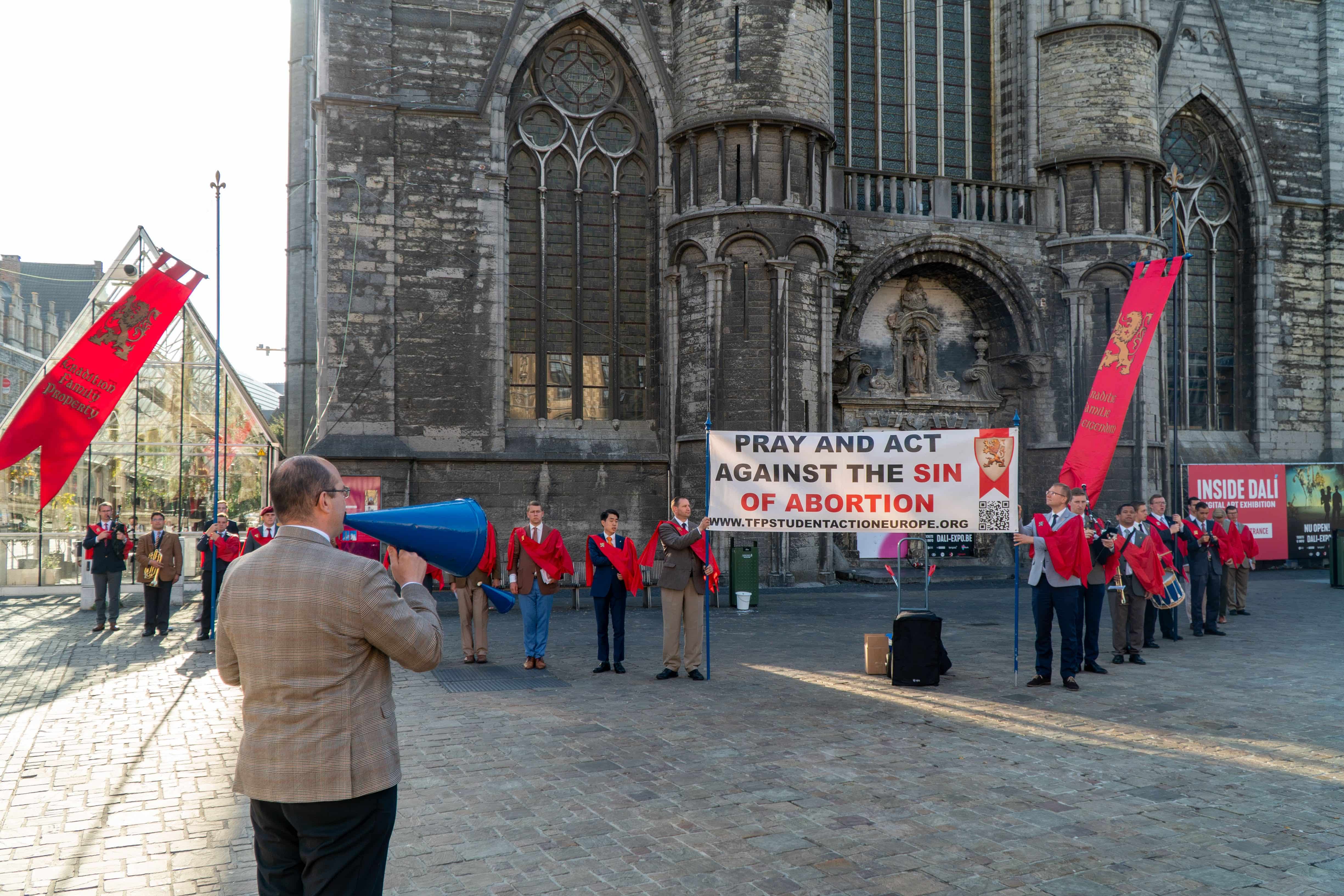 Young Men Pray and Act to End Abortion in the Netherlands and Belgium